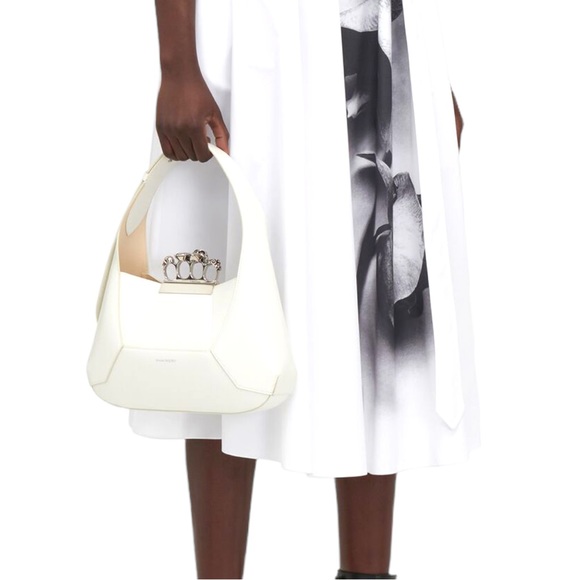 👜 🆕 Alexander McQueen Women's The Jewelled Hobo Bag in Ivory - Picture 5 of 5